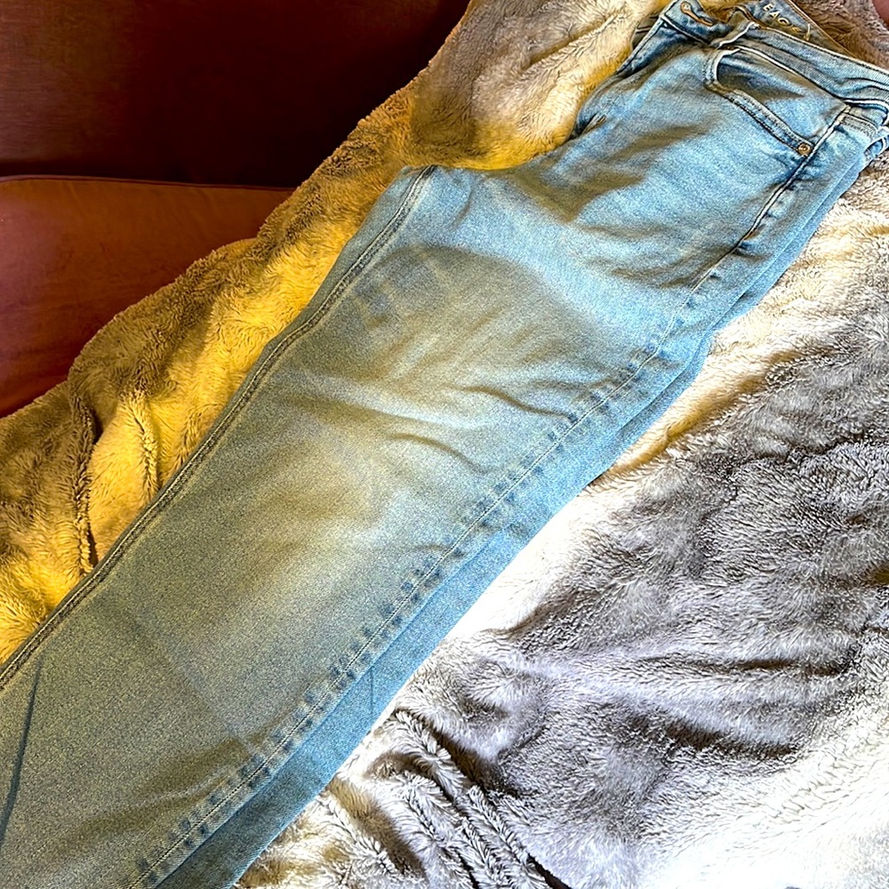 American Eagle Mom Jeans